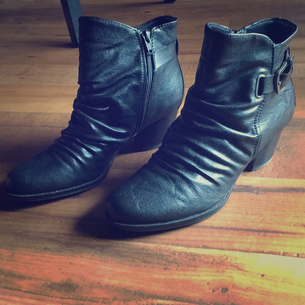 Bare Traps Leather booties with 2 in heel